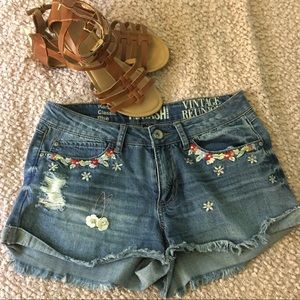 Embroidered floral vintage reunion denim shorts